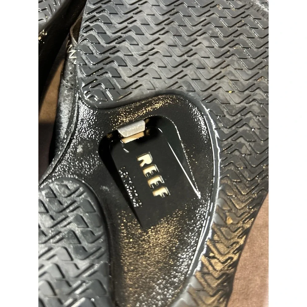 Reef Men's Black Thong Flip Flop Sandals Slip On Bottle Opener Logo Accent